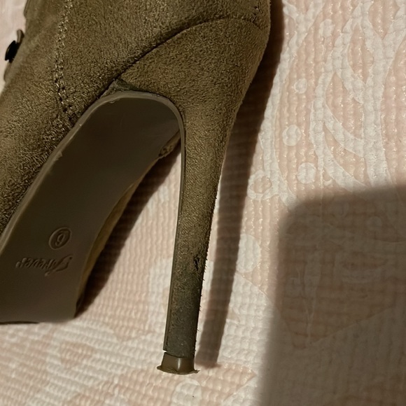 5 inch thigh high boots 👢. - Picture 4 of 10